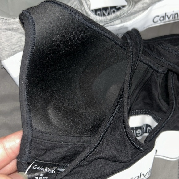 Calvin Klein t shirt bra - Picture 5 of 5